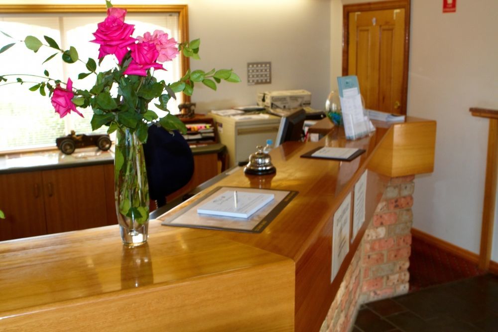 Quality Inn Carriage House Вага Вага Интериор снимка