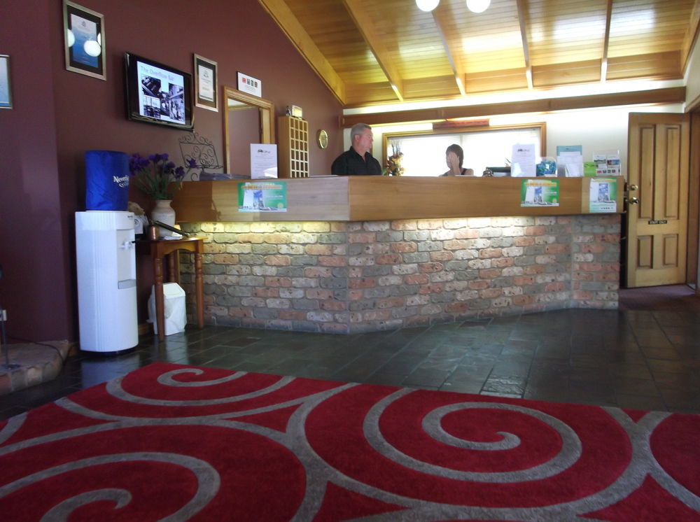 Quality Inn Carriage House Вага Вага Екстериор снимка