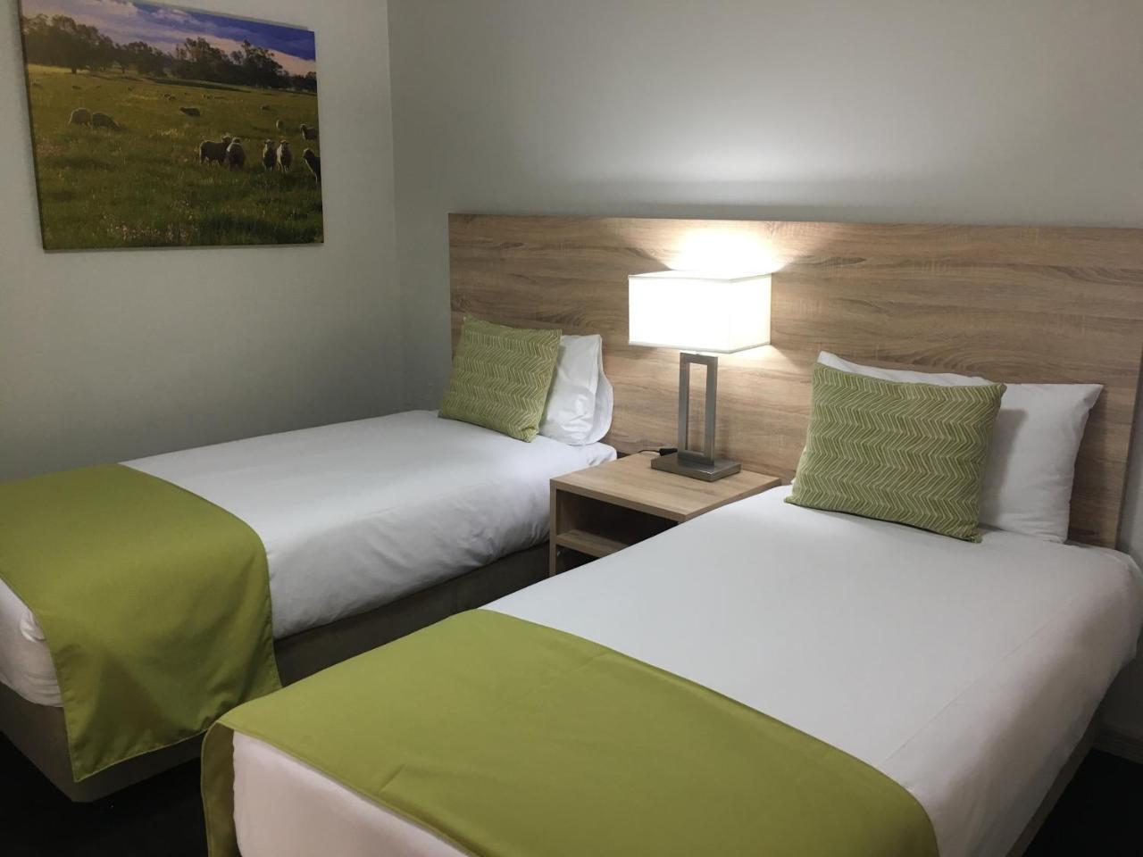 Quality Inn Carriage House Вага Вага Екстериор снимка